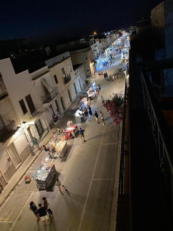 With Terraces And Private Jacuzzi - San Vito 400m From